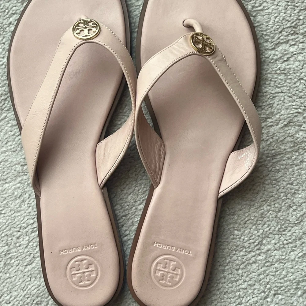 Tory Burch Blush Leather Thong Sandals with Gold Logo